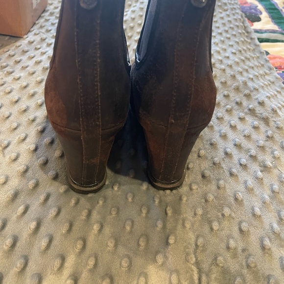 Donald Pliner gorgeous cow print tall wedges. Like new. Fashion statement. - Picture 3 of 4